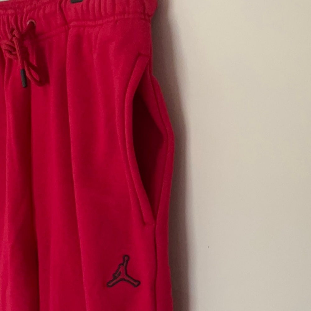 NWT Men's Red Jordan Hoodie & Joggers - Picture 11 of 16